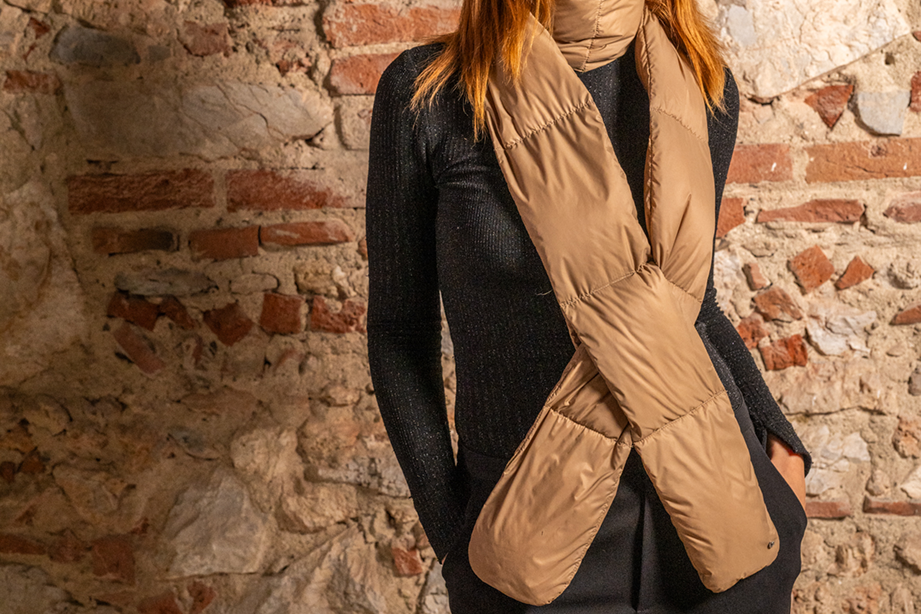 Carezza termica in fiocco vergine: l'accessorio che protegge con eleganza